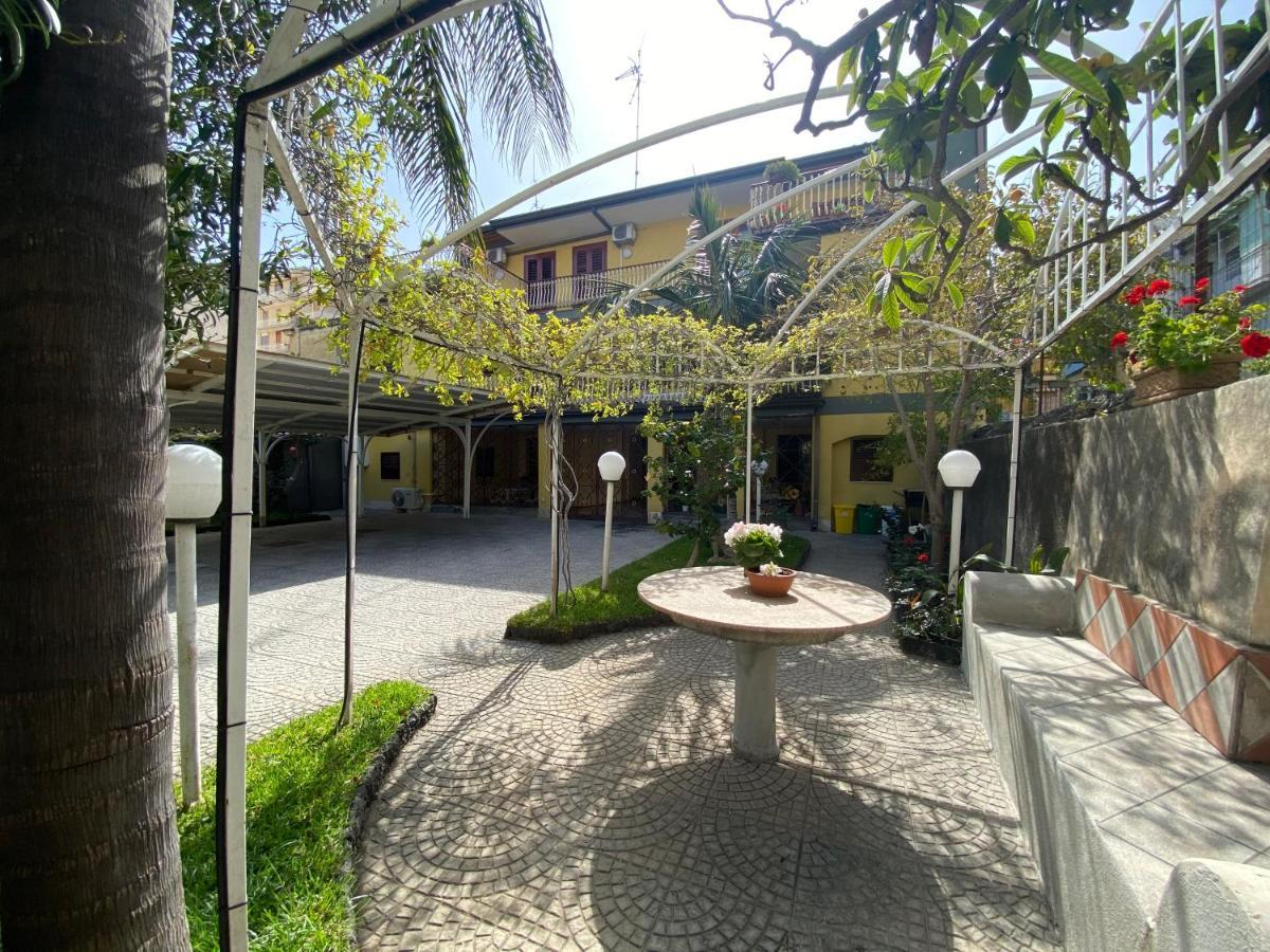 Вилла Casa Delle Rose Катания Экстерьер фото